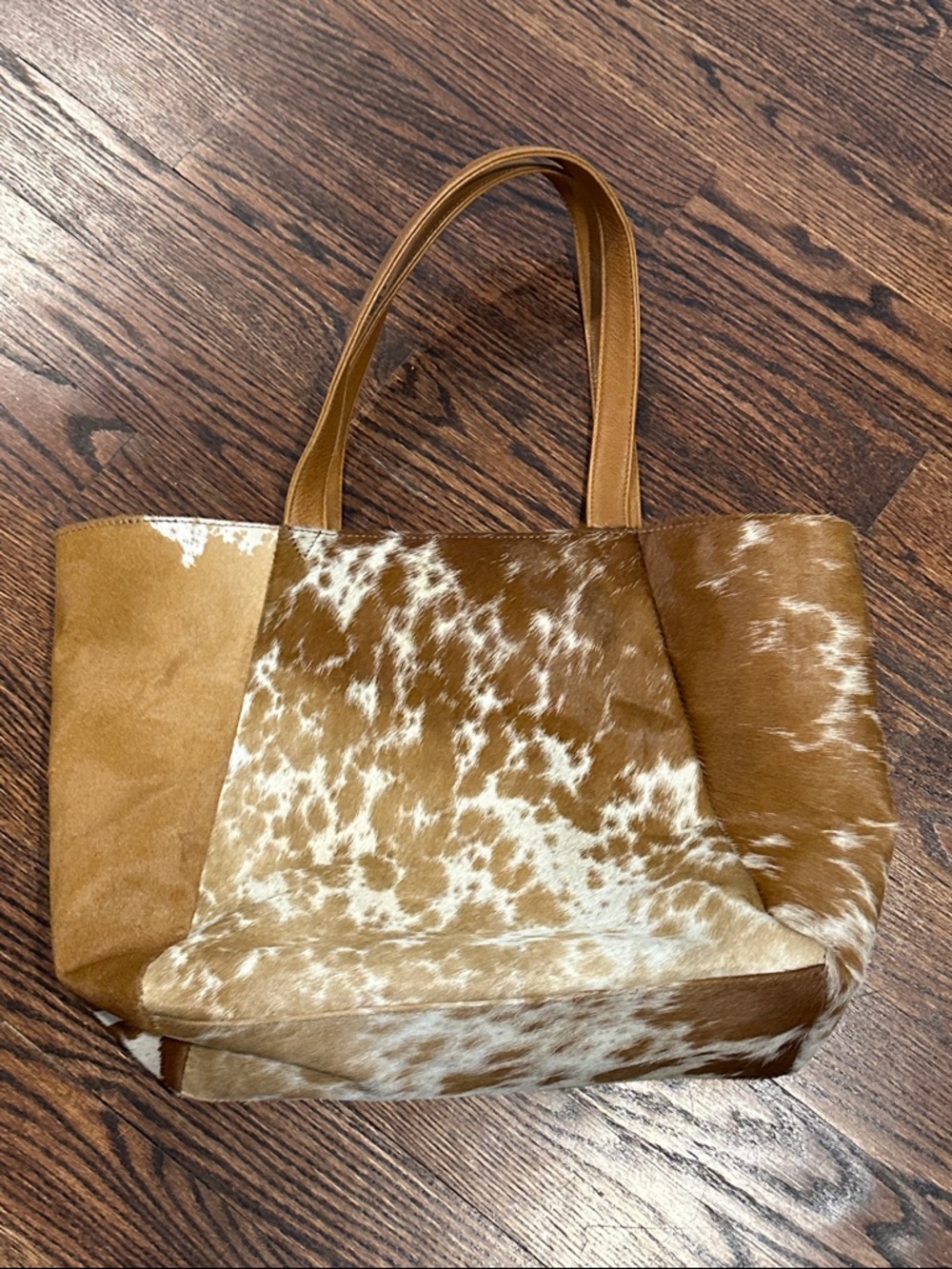 Cowhide Patchwork Tote Bag in Brown & White (260a)